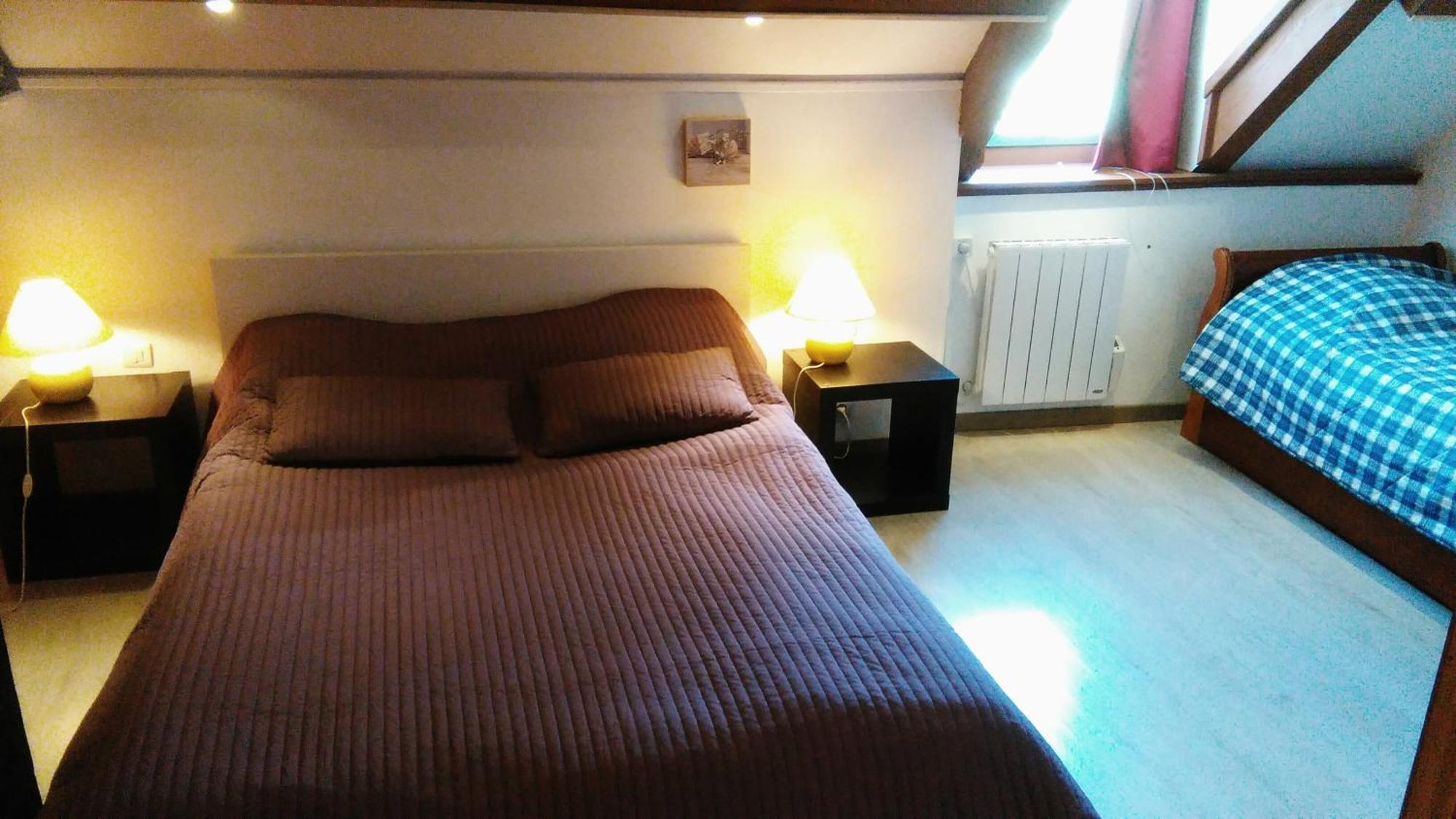Datcha Bourguignonne, Chambres & Gite Maconge Habitación foto