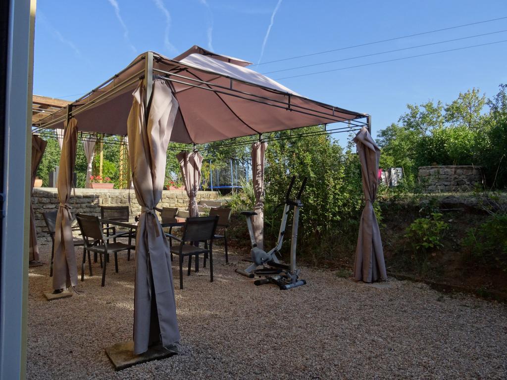 Datcha Bourguignonne, Chambres & Gite Maconge Exterior foto