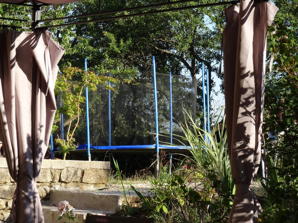 Datcha Bourguignonne, Chambres & Gite Maconge Exterior foto