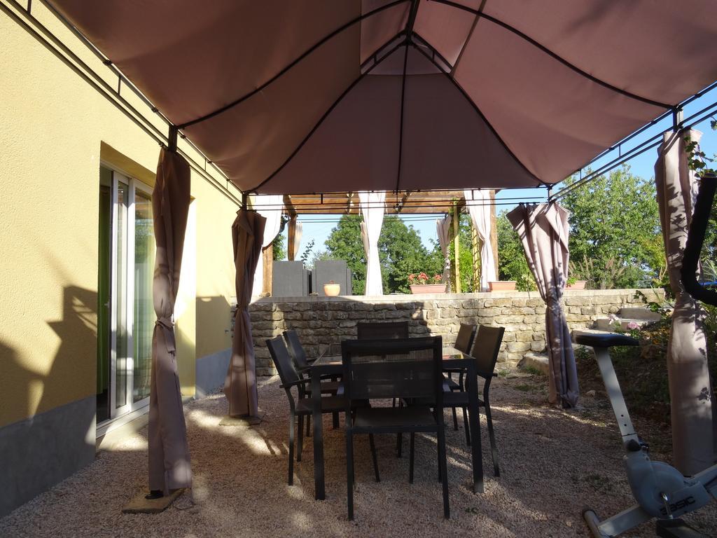 Datcha Bourguignonne, Chambres & Gite Maconge Exterior foto